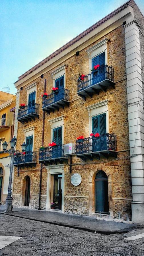 Il Portico Dei Normanni Bed & Breakfast Butera Exterior photo